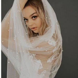 JACKSON VEIL BY UNTAMED PETALS